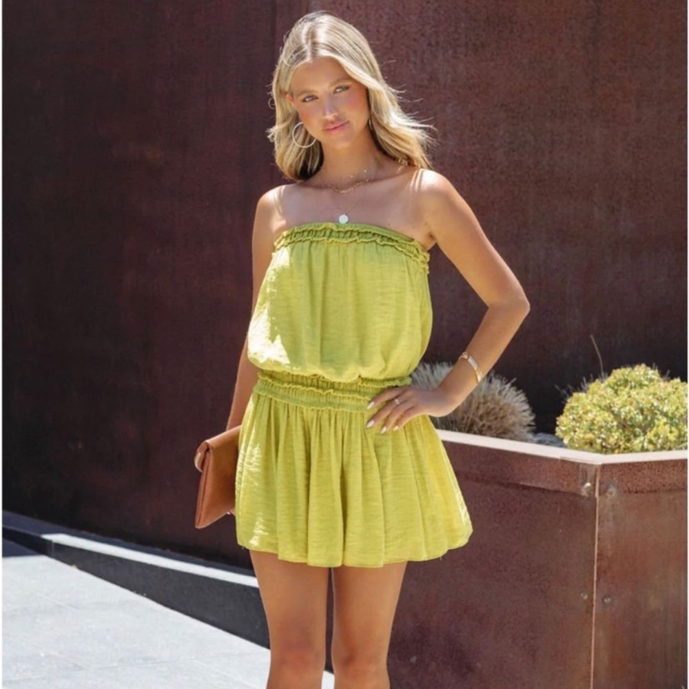 VICI green romper Medium 💚💚